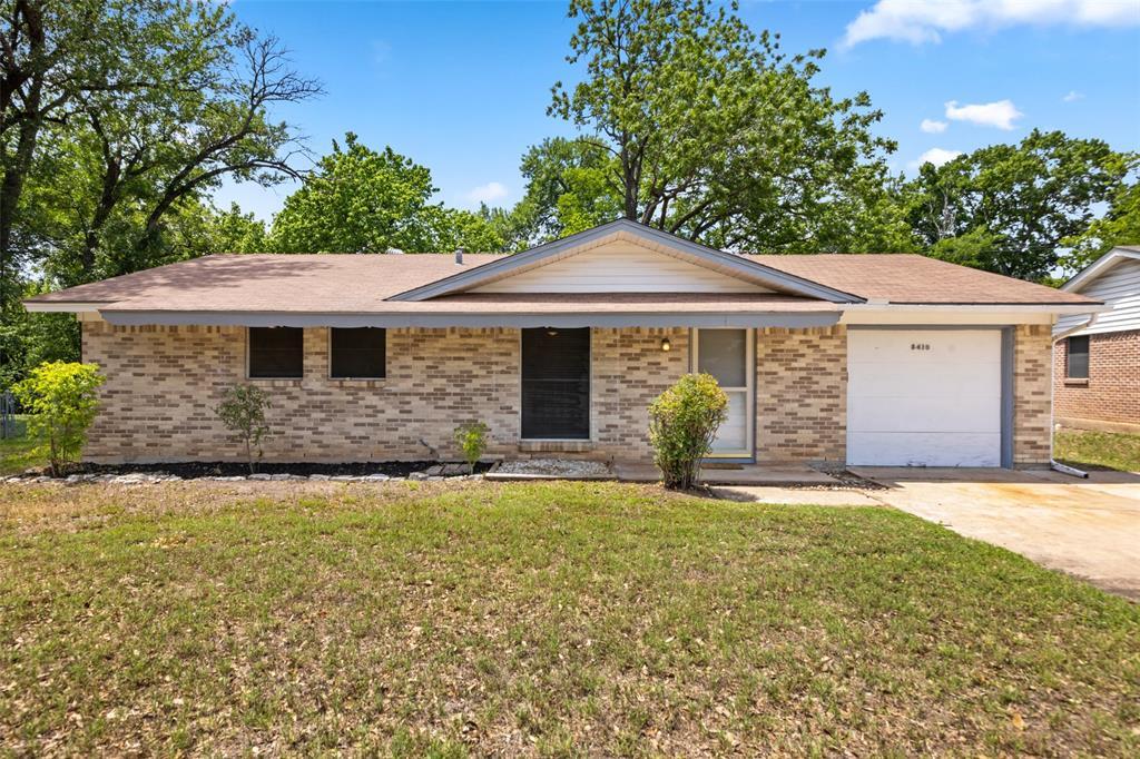 Foto principal - 8410 Briarwood Ln