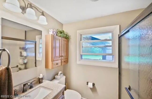 Building Photo - 400 Hemlock Dr