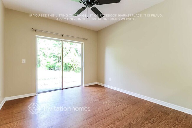 Foto del edificio - 1220 Charlesworth Dr