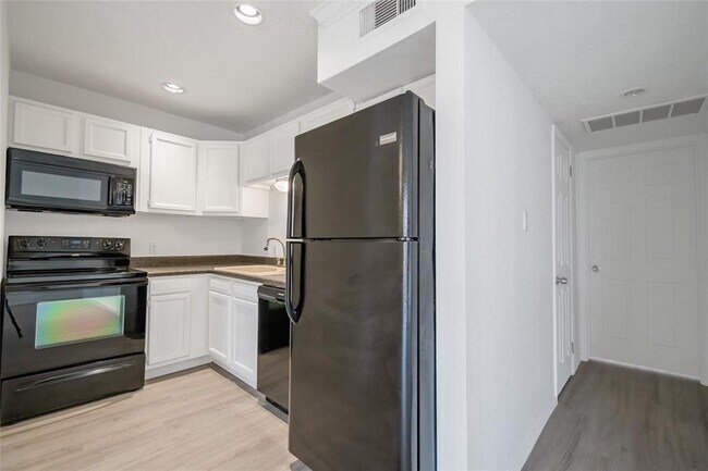 Foto del edificio - 3400 Timmons Ln