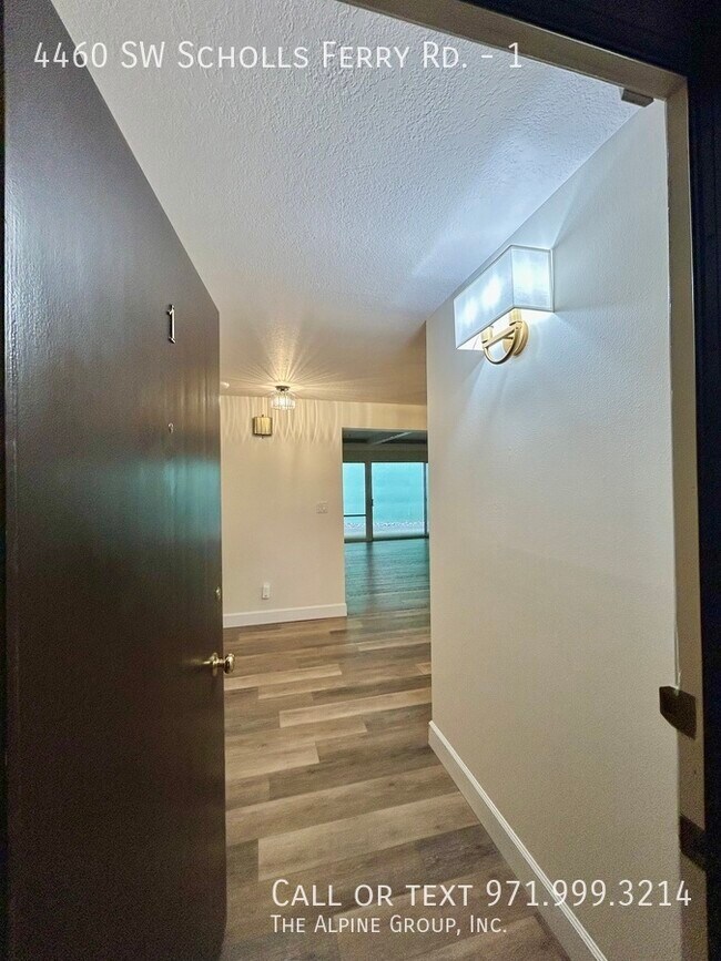 Foto del edificio - 4460 SW Scholls Ferry Rd
