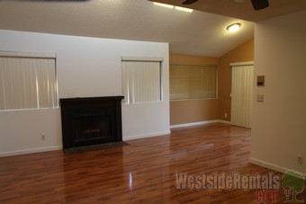Primary Photo - 27130 Hidaway Ave