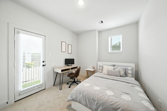 Foto del edificio - 1644 W Tidwell Rd