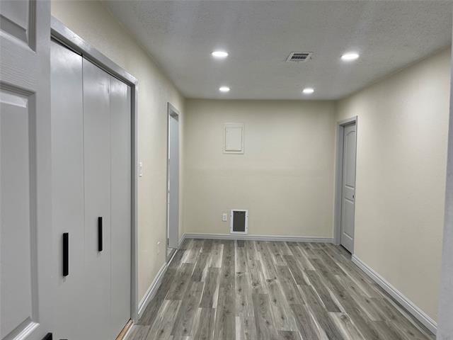 Building Photo - 421 Parkview Ct