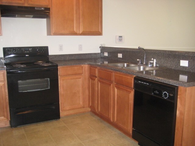 Building Photo - 8824 Cressent Glen Ct