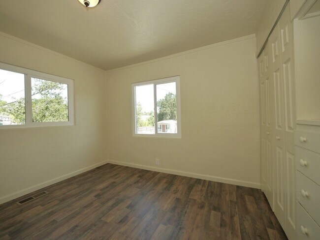 Foto del edificio - 606 Mountain Ranch Rd