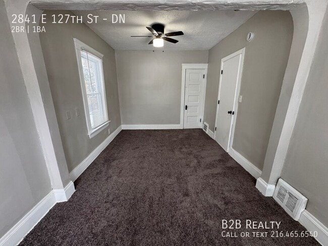 Foto del edificio - 2841 E 127th St