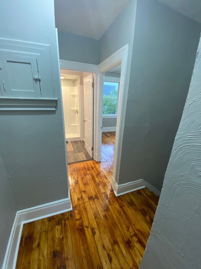 Foto del edificio - Modern 2BR in Lawrenceville – Central AC, ...