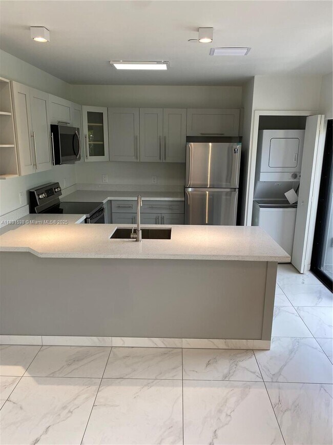 Foto del edificio - 836 SW 2nd St