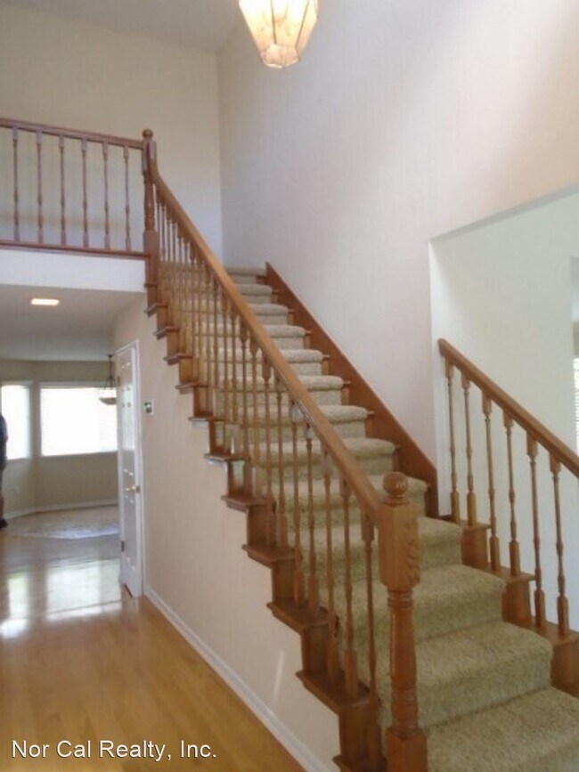 Building Photo - 3 br, 2.5 bath House - 4997 Dolores Drive