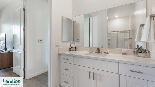 Foto del edificio - 375 E Linda Vista Blvd