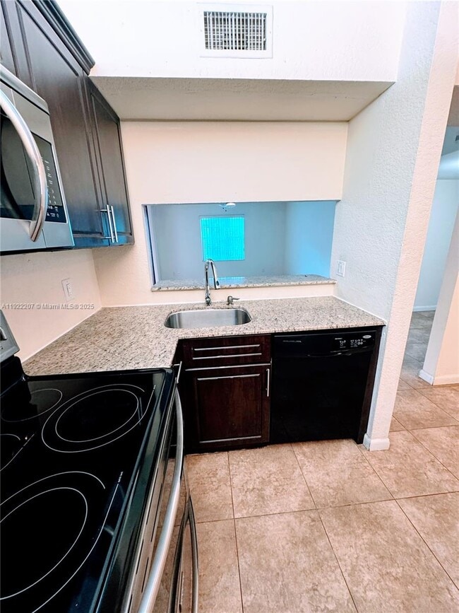 Foto del edificio - 10730 NW 14th St