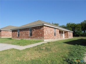Building Photo - 1001 N Hackberry St