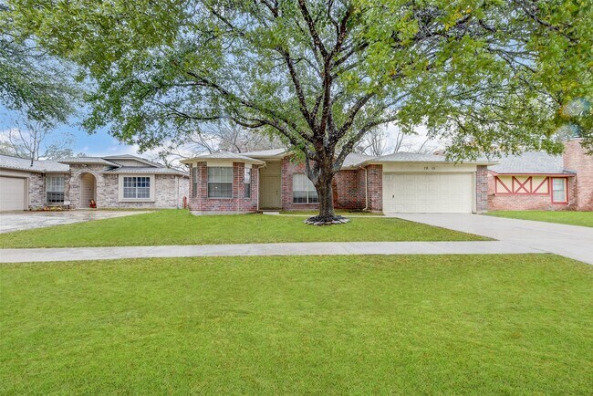 Building Photo - 7815 Barnhill Dr