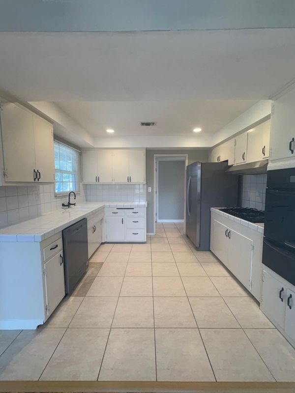 Building Photo - 7108 Santa Ana Cir