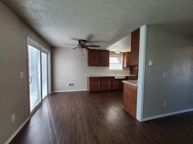 Foto del edificio - 22630 NE Schuyler St