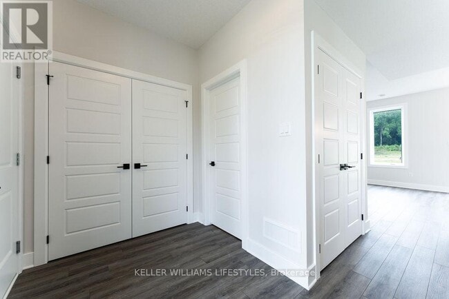 Building Photo - 409 Breakwater Blvd