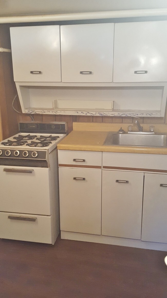 Foto del edificio - 1110 1/2 E 23rd St