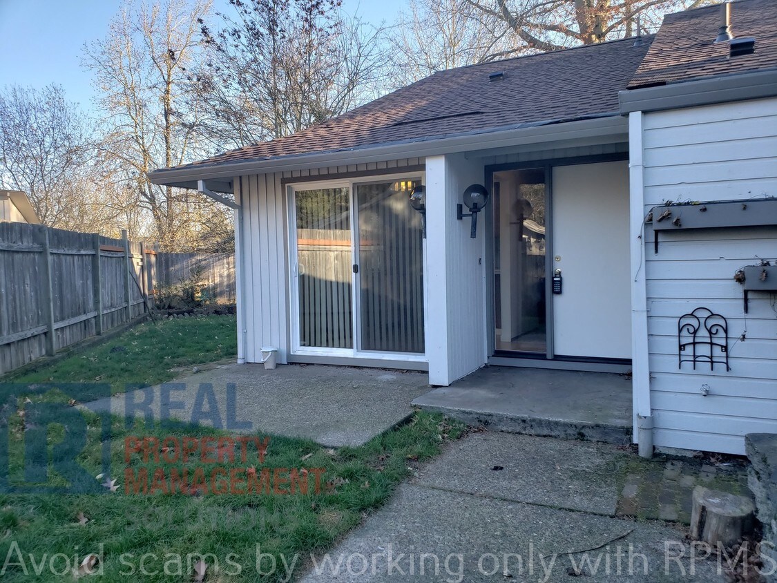 Primary Photo - 9150 SW Chelan Pl