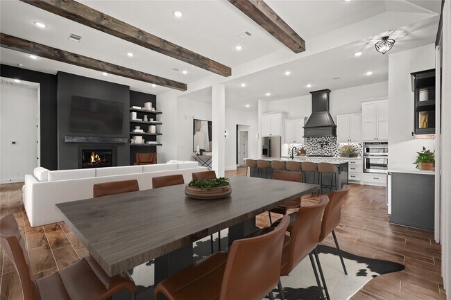 Building Photo - 3607 Wellborn Dr