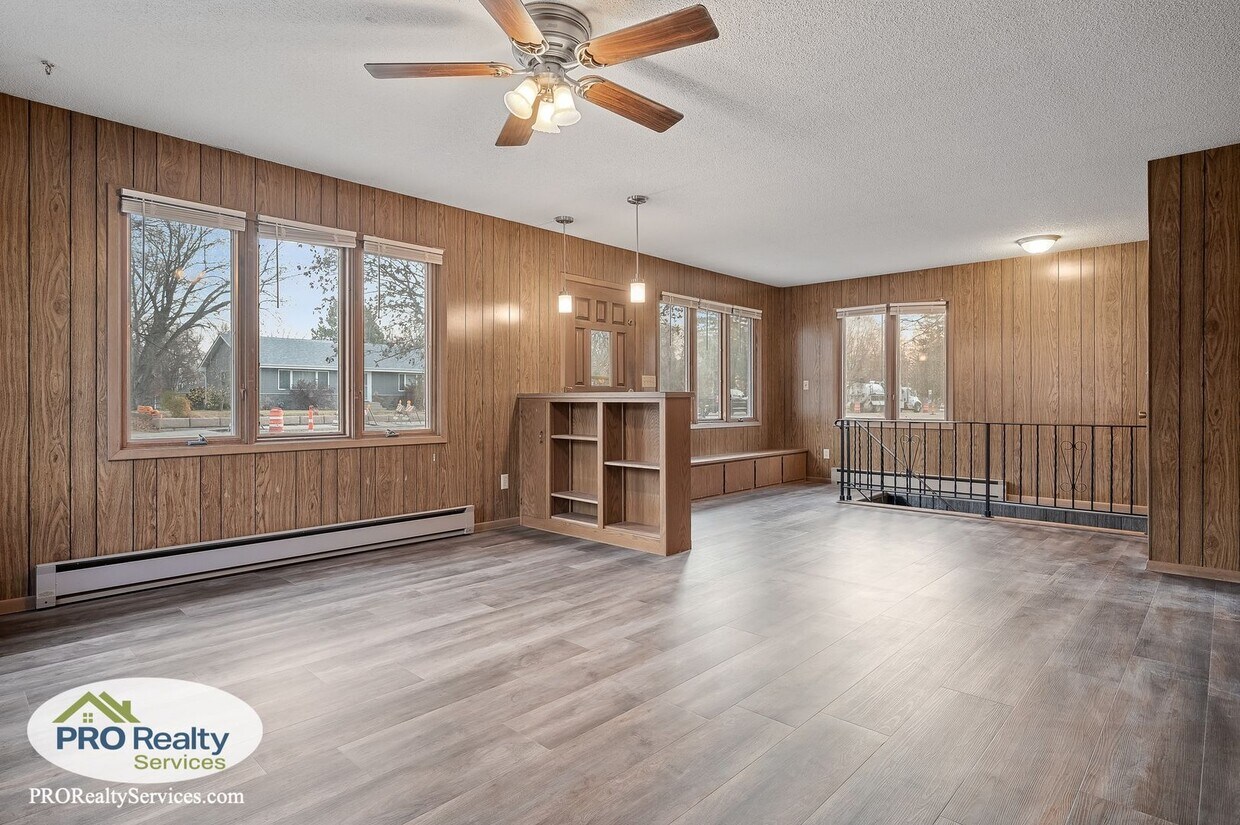 Primary Photo - 4 Bedroom Home in Buffalo