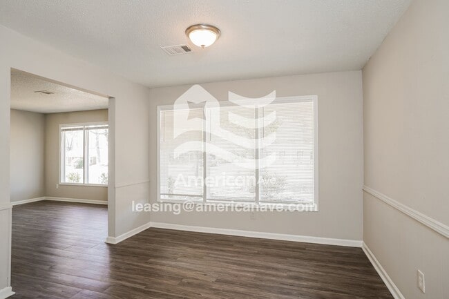 Building Photo - 210 Scarborough Rd