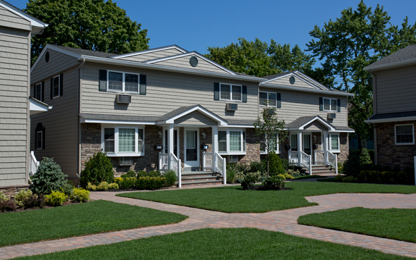 Primary Photo - Fairfield Townhouses At Babylon Village