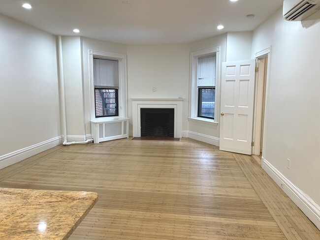 Foto del edificio - 172 Newbury St