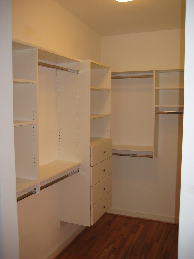 Foto del edificio - 455 Glen Iris Dr NE