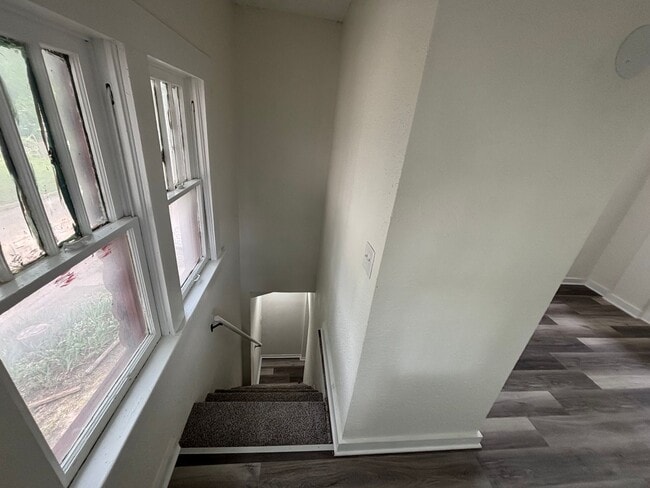 Building Photo - 655 S Hillside St