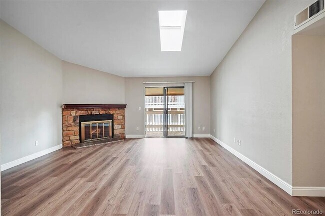 Foto del edificio - 18133 E Kentucky Ave