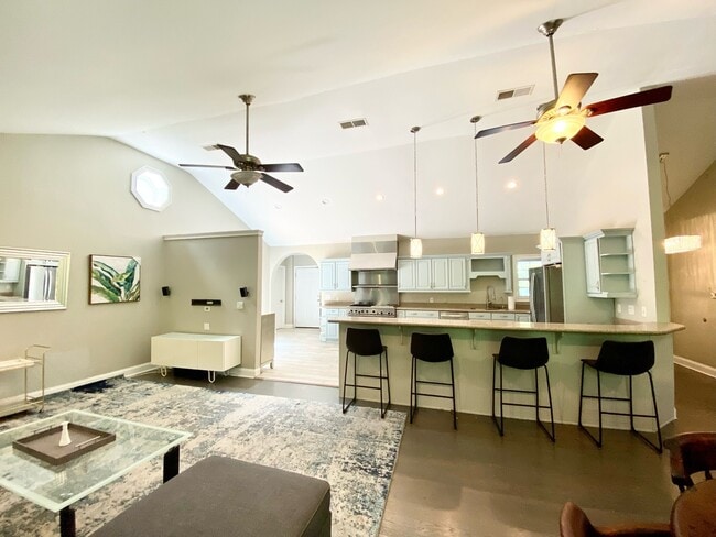 Foto del edificio - 345 Ridgeview Trail