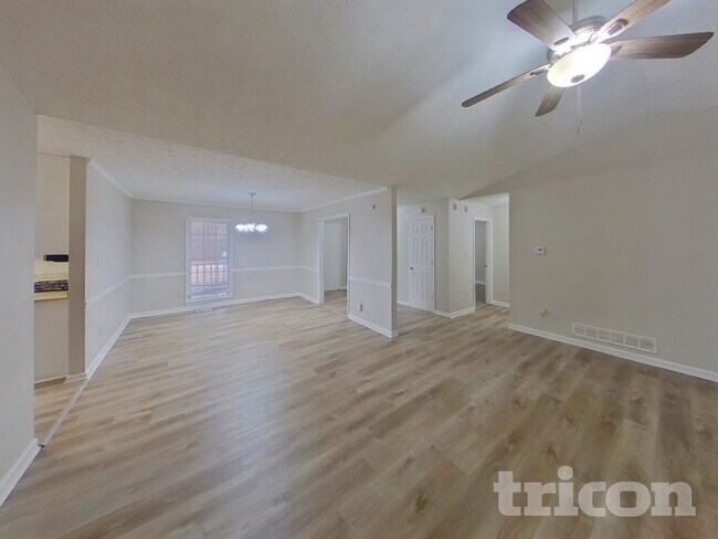 Foto del edificio - 555 N Oakland Cir