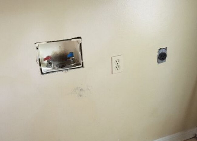 Foto del edificio - 1800 N McGuire Ave