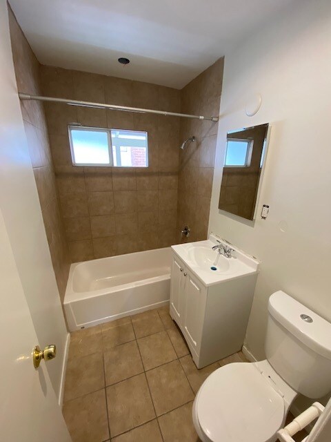 Bathroom - 211 E Chestnut St