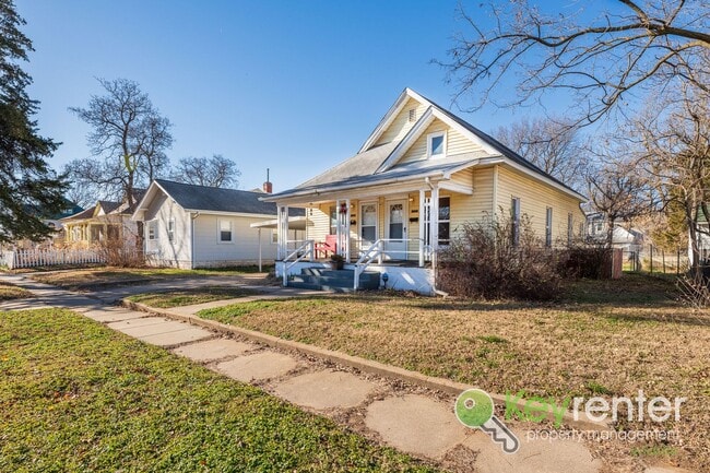 Building Photo - N Jefferson Duplex