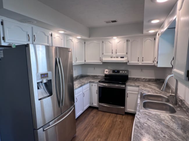 Building Photo - 408 Rice Dr