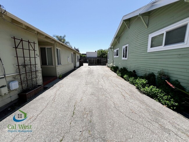 Foto del edificio - $2,795 - Darling 2 Bedroom 1 Bathroom Dupl...