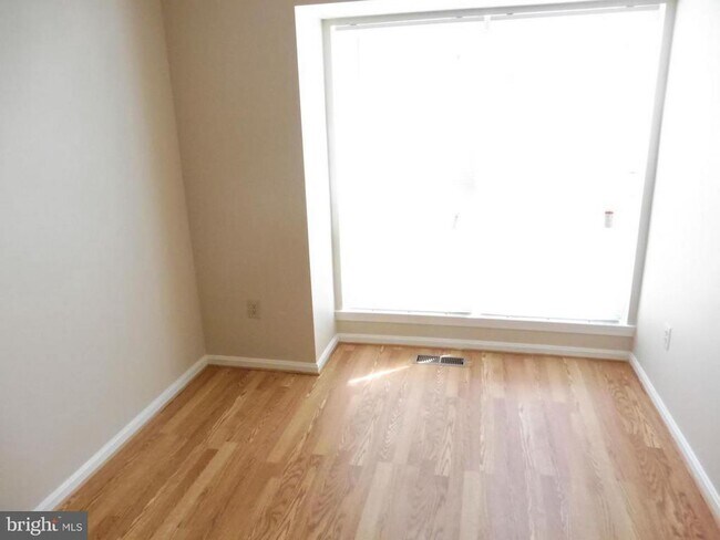 Building Photo - 3121 Benton Square Dr