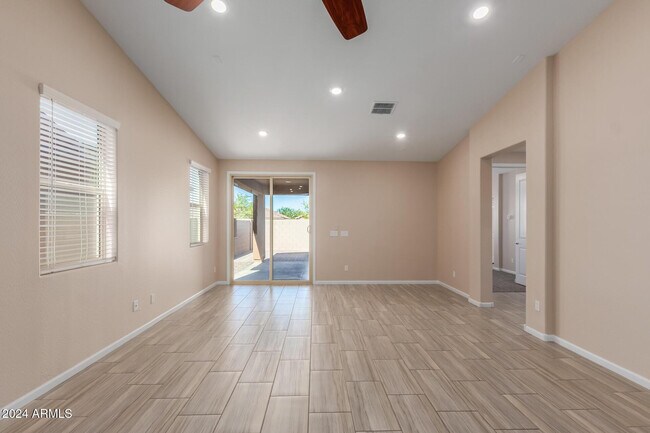 Foto del edificio - 12436 W Myrtle Ct