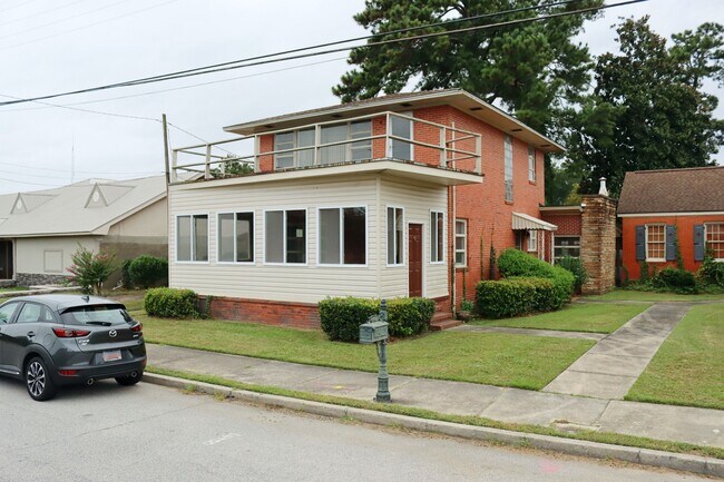 Building Photo - 308 S Main St