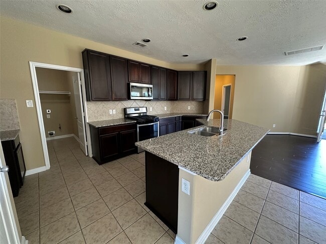 Building Photo - 21406 Piralta Ridge Ln