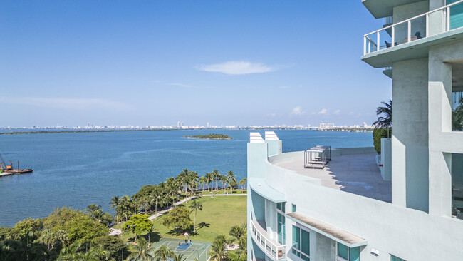 Foto del edificio - 1900 N Bayshore Dr