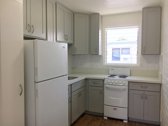 Building Photo - 2934 Varsity Cir