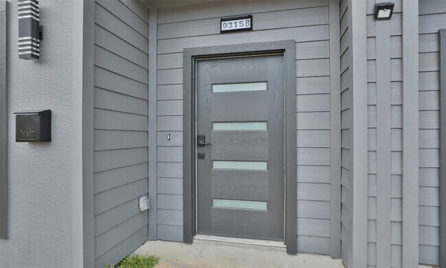Foto del edificio - 9315 Ashville Dr
