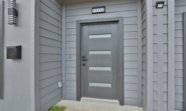 Building Photo - 9315 Ashville Dr