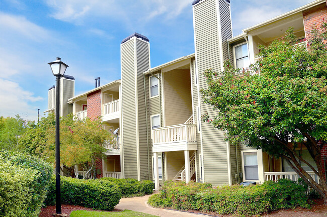 Building Photo - Arbors of Century Center