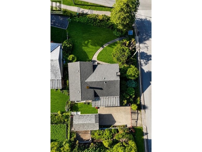 Building Photo - 4409 Marine Dr