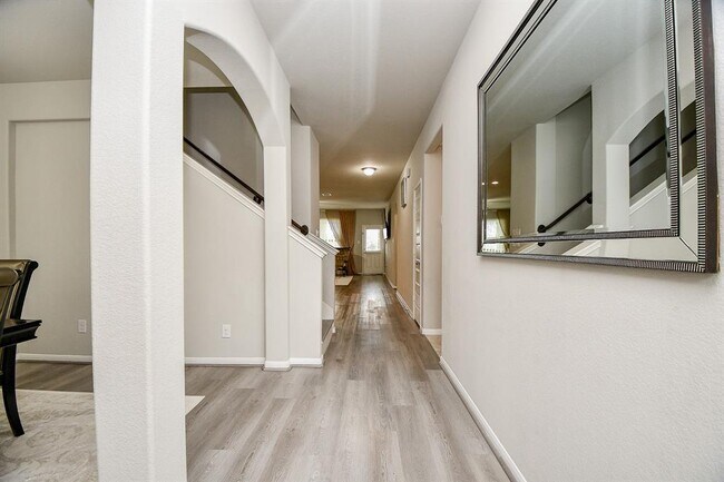 Foto del edificio - 2707 Dry Creek Dr