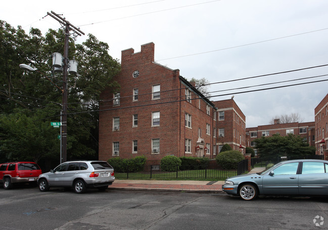 Building Photo - Linwood Apartments